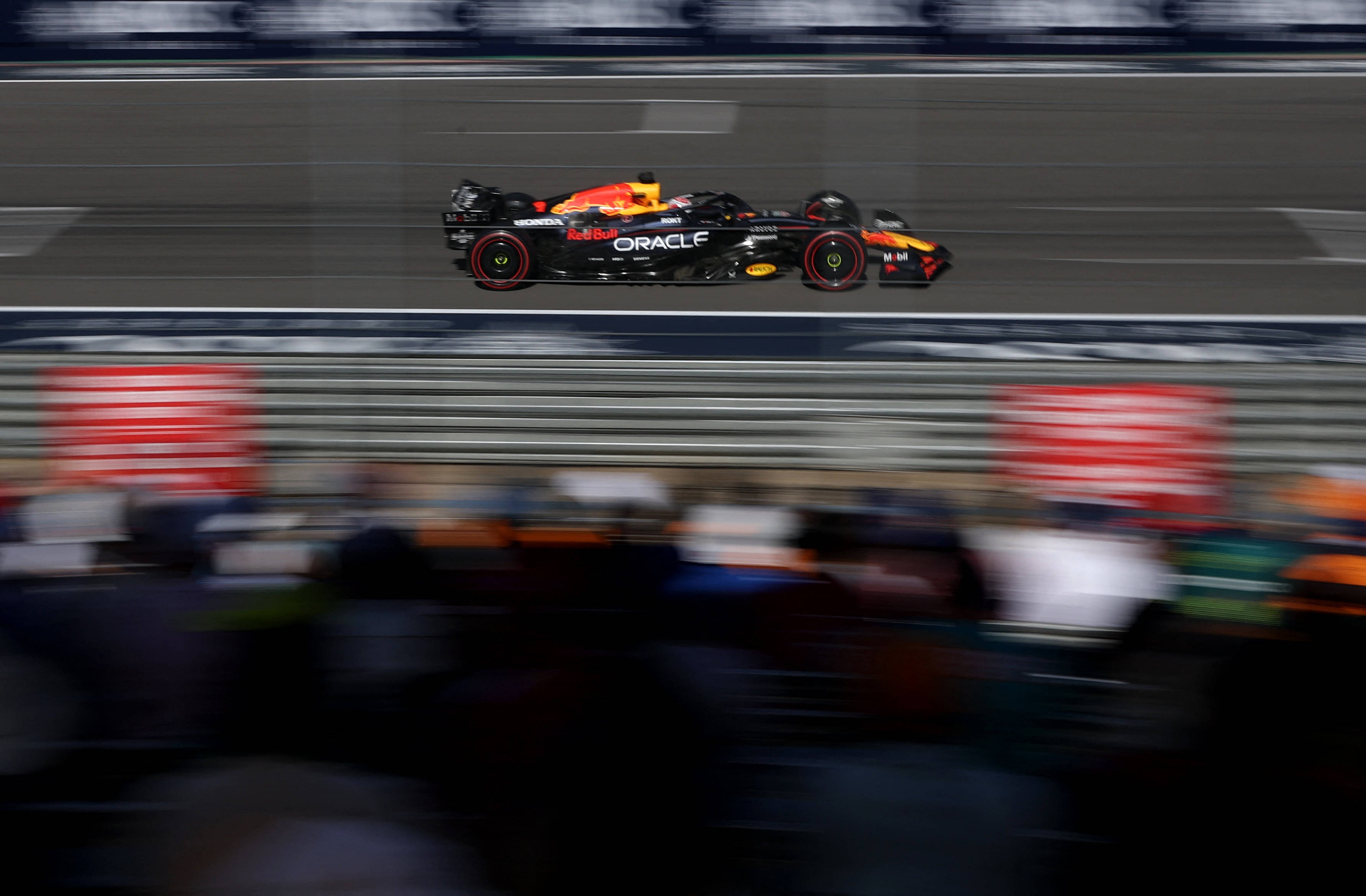 迈凯伦完胜梅赛德斯，维斯塔潘状态火热