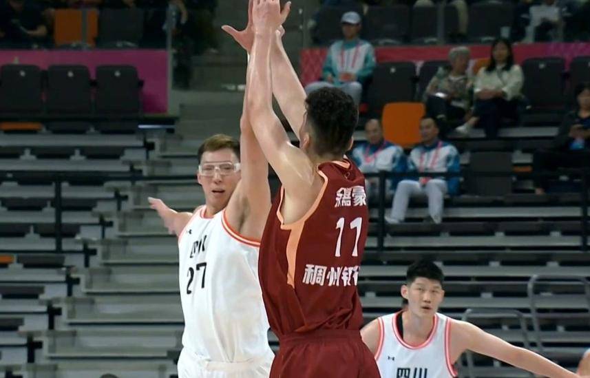 开云体育APP下载-上海队绝杀尼克斯，胡金秋状态火热