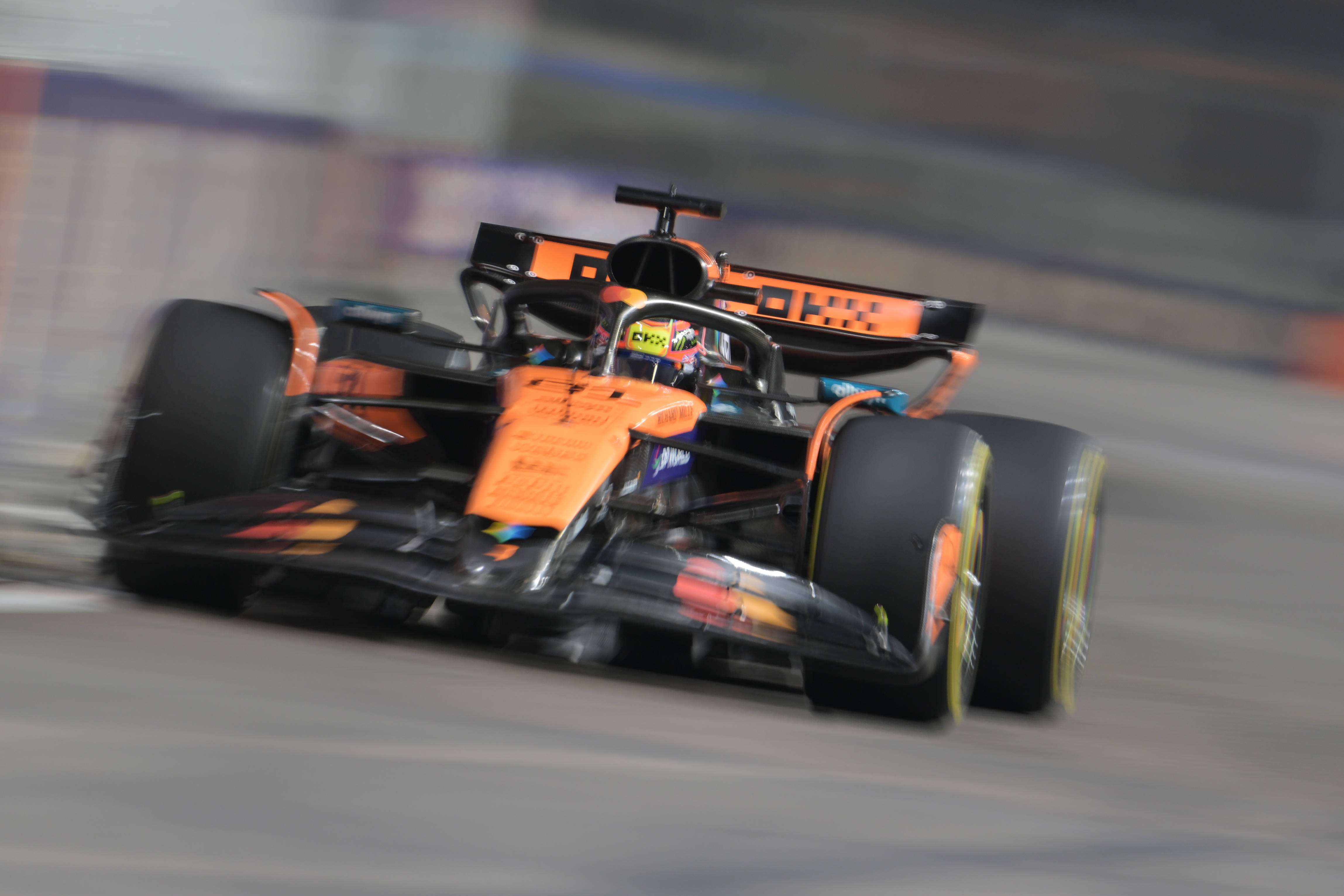 阿斯顿马丁碾压迈凯伦,塞恩斯带队取胜 阿斯顿马丁碾压迈凯伦,塞恩斯带队取胜