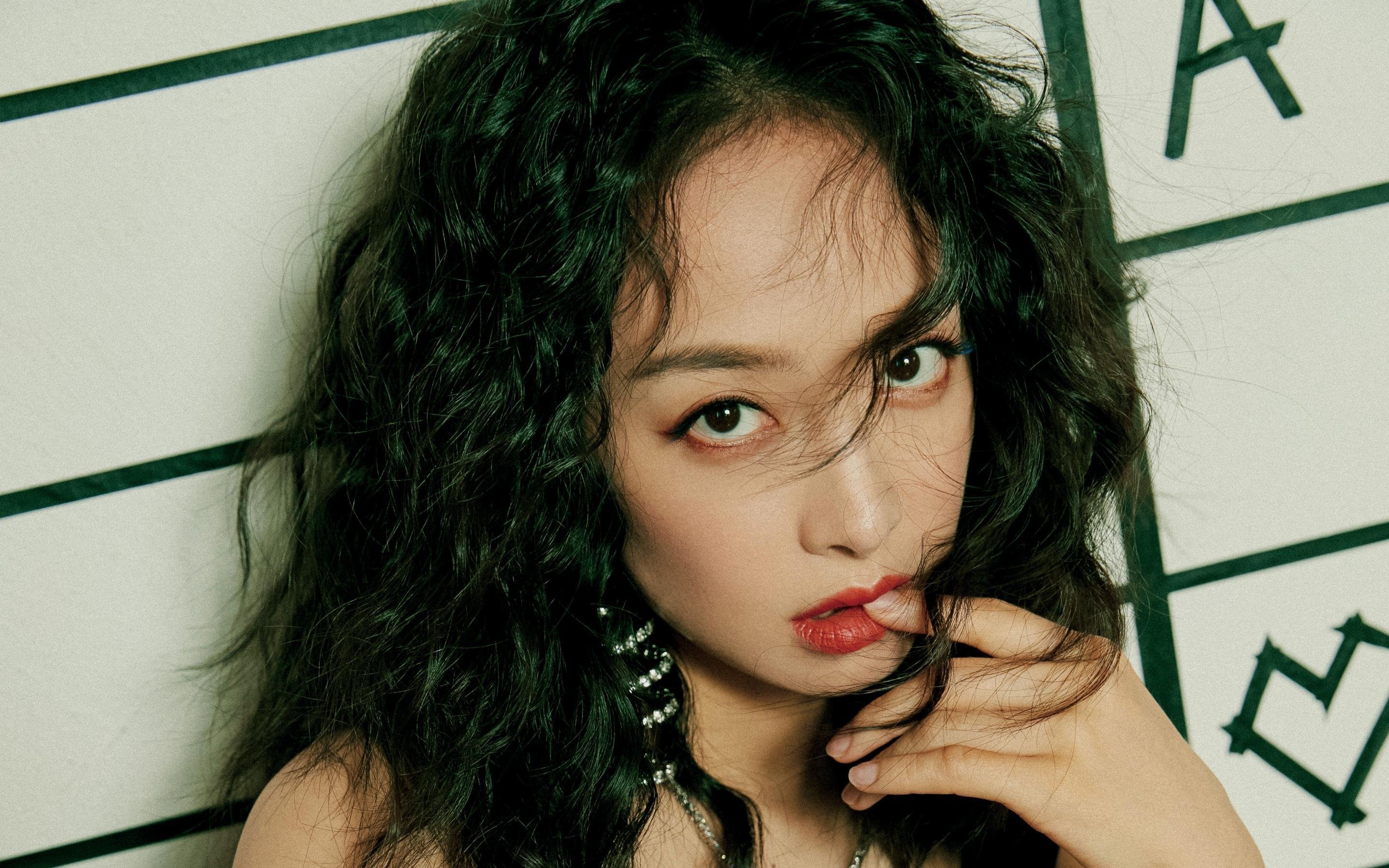 铁蹄下的光,当碾压成为锻造,关键先生在废墟中诞生